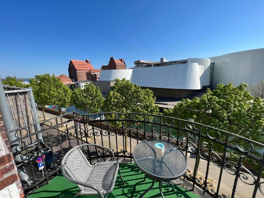 Traumwohnung Am Altstadt Hafen ชตราลซุนด์ ภายนอก รูปภาพ