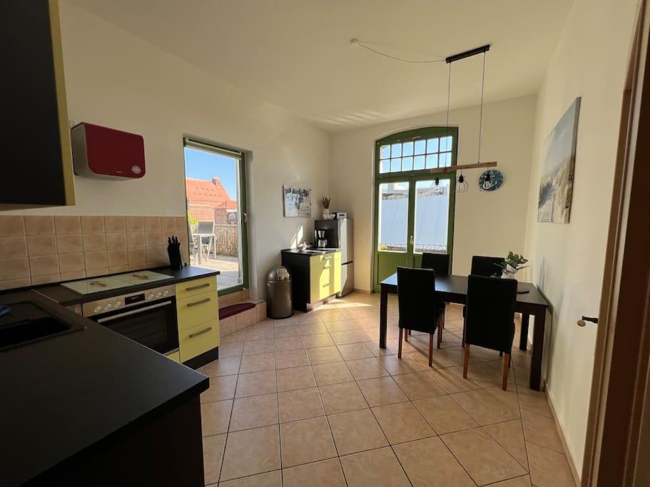 Traumwohnung Am Altstadt Hafen ชตราลซุนด์ ภายนอก รูปภาพ